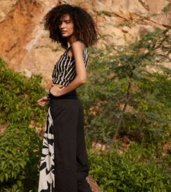 Black And Off-white Desire Of Elixir Pleated Trouser -Charmers Shop kw661b